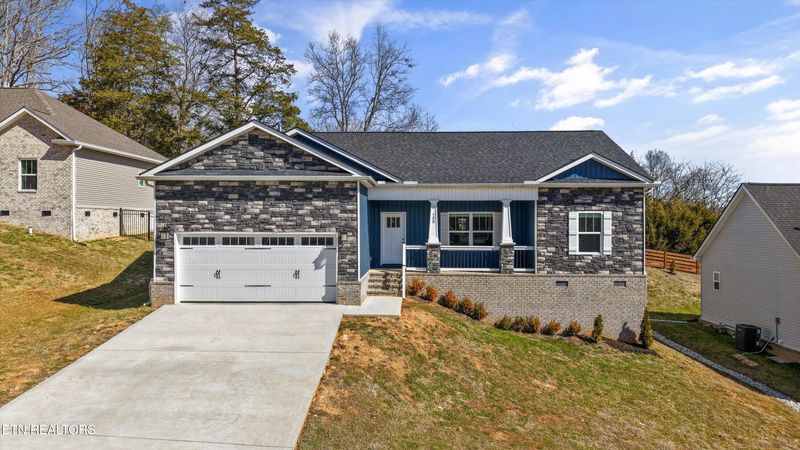 208 Daniel Morris Point, Clinton, TN 37716