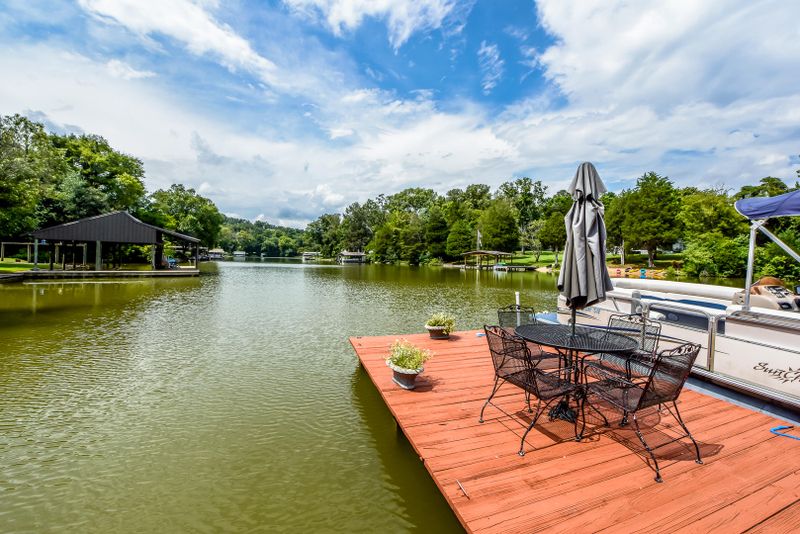 208 Disco Loop Rd, Friendsville, TN 37737