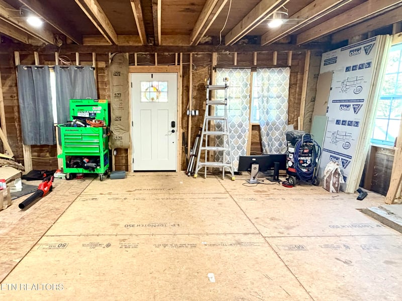 208 E Main Ave, Friendsville, TN 37737