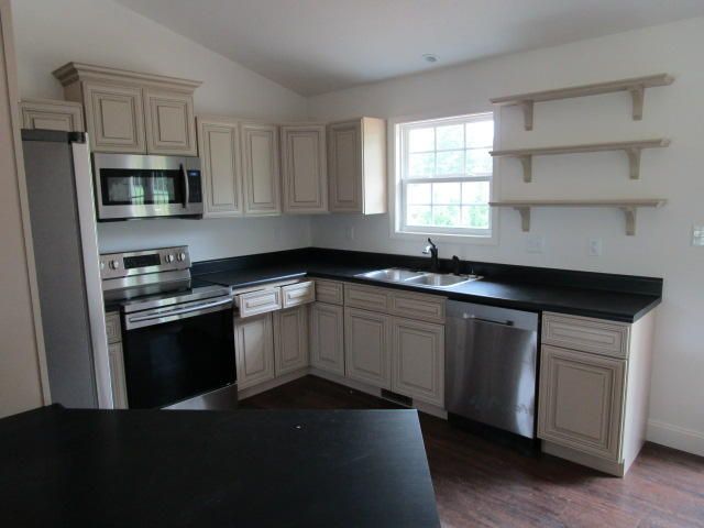208 Eagle Ln, Mooresburg, TN 37811
