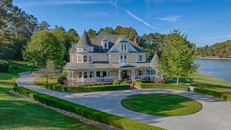 208 Glen Mar Dr, Lenoir City, TN 37772