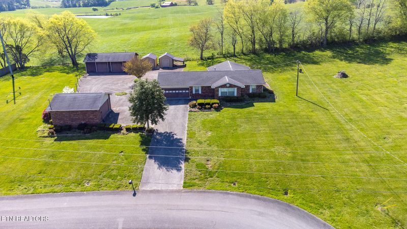 208 Helton St, Kodak, TN 37764