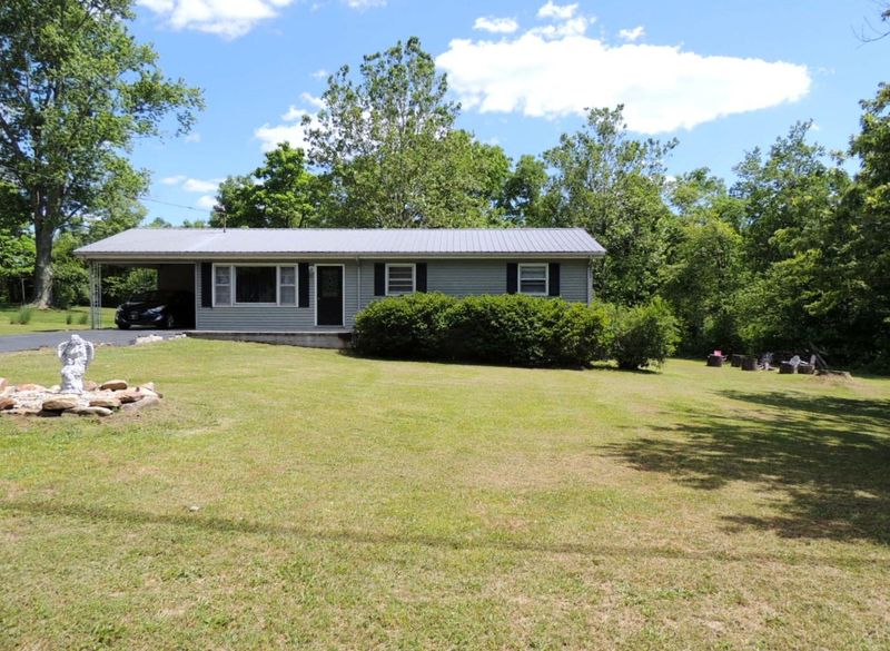 208 Hillcrest Dr, Crossville, TN 38555