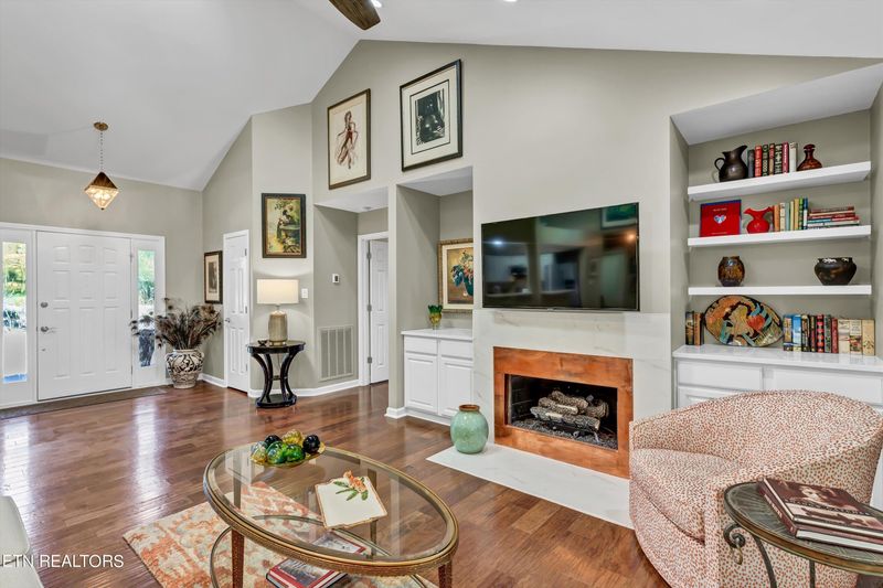 208 Kanoonoo Cir, Loudon, TN 37774