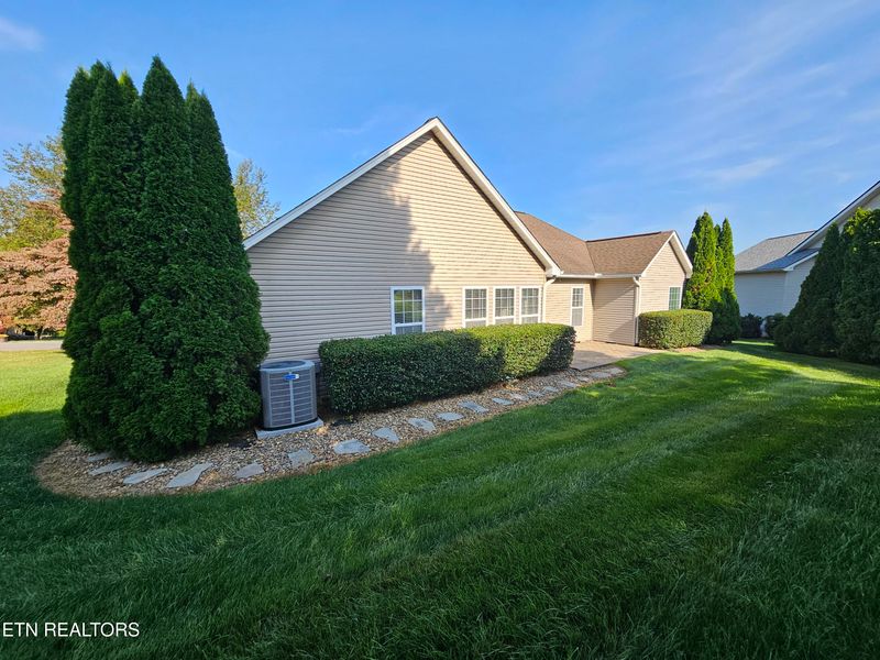 208 Kiowa Point, Loudon, TN 37774