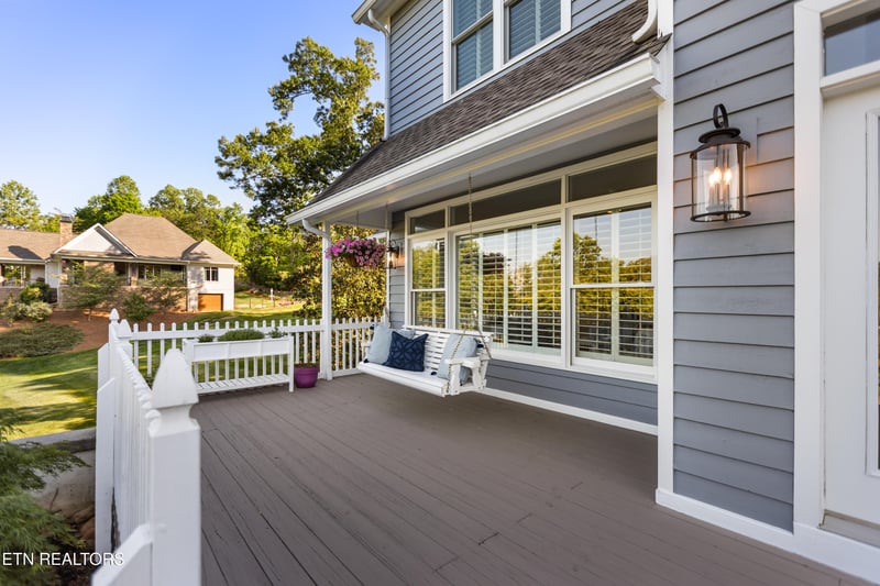 208 Lake Crest Dr, Lenoir City, TN 37772
