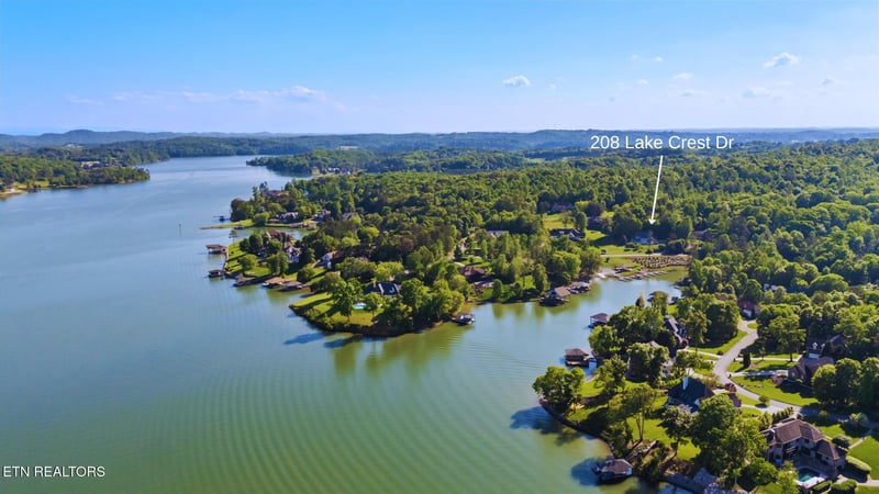 208 Lake Crest Dr, Lenoir City, TN 37772