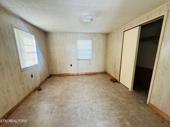 208 Leach Ave, Rocky Top, TN 37769