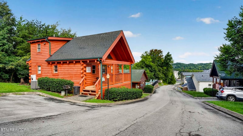 208 Moose Ridge Way, Pigeon Forge, TN 37863
