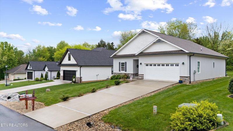 208 Ogana Ln, Loudon, TN 37774