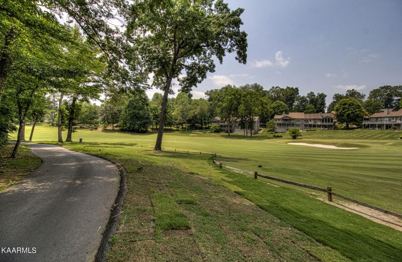 208 Oohleeno Ln, Loudon, TN 37774