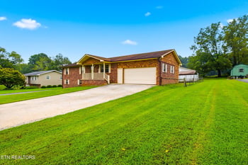 208 Overlook Dr, Loudon, TN 37774