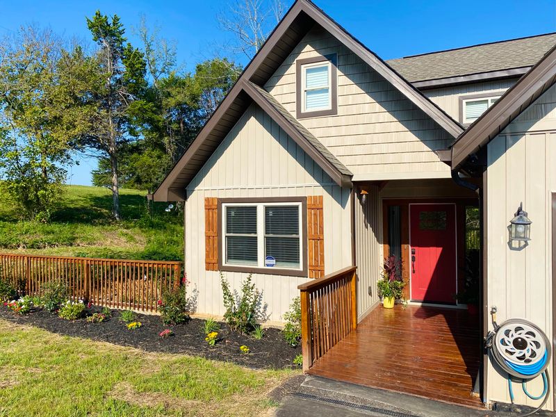 208 Overlook Dr, Sevierville, TN 37876