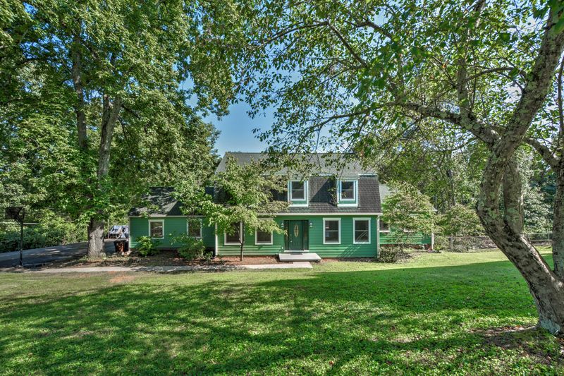 208 Scenic Dr, Oak Ridge, TN 37830