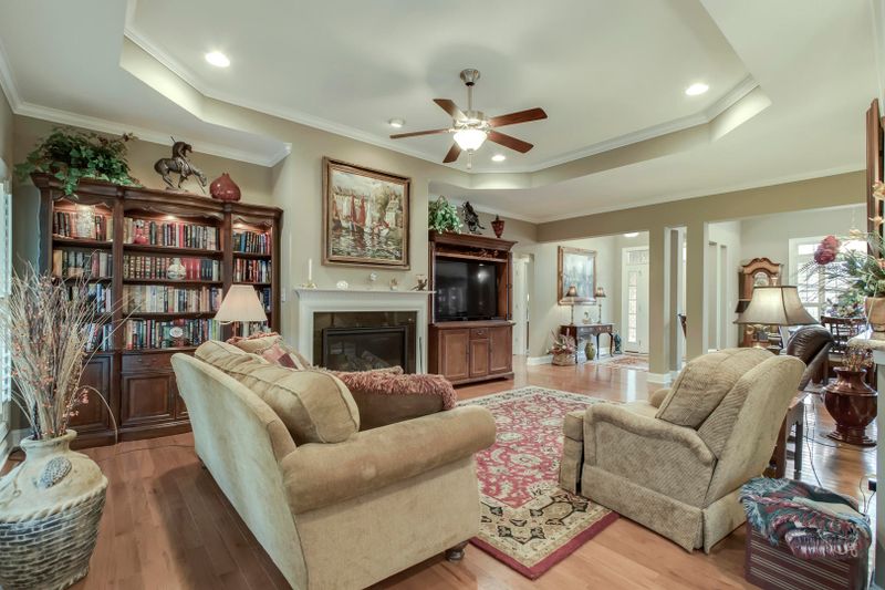 208 Tommotley Dr, Loudon, TN 37774