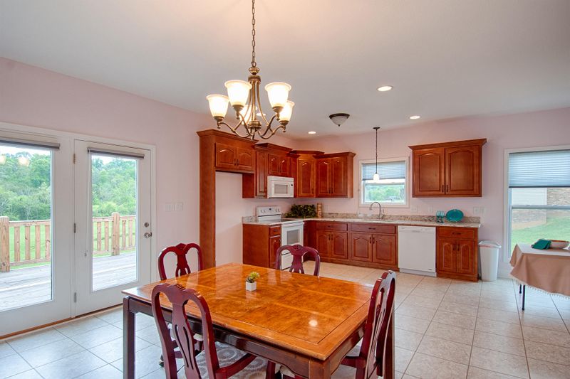 2082 Creswell Rd, Seymour, TN 37865
