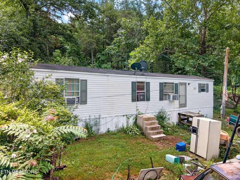 2087 Bullen Valley Rd, Thorn Hill, TN 37881