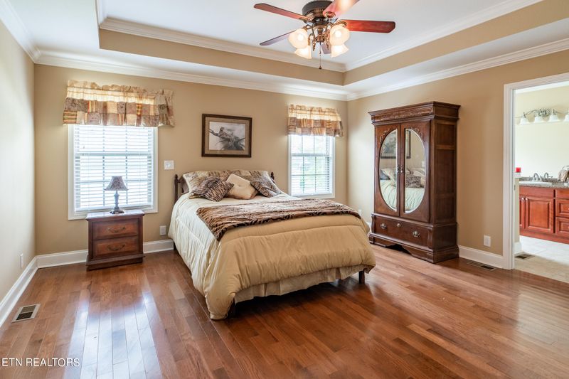 209 Austin Ln, Jacksboro, TN 37757