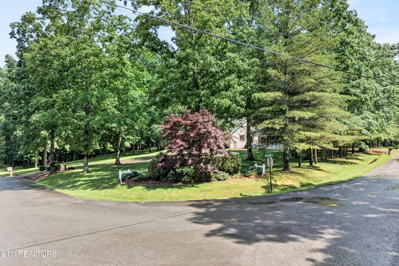209 Basses Creek Ln, Crossville, TN 38572