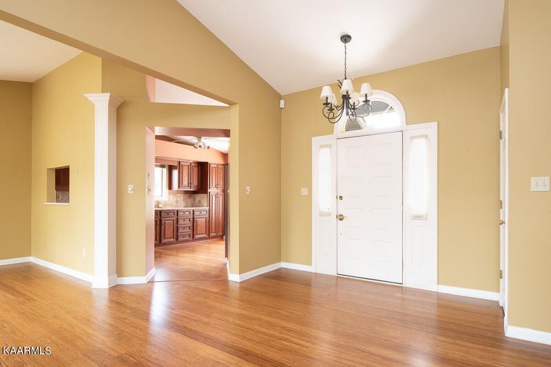 209 Bokoshe Cir, Loudon, TN 37774