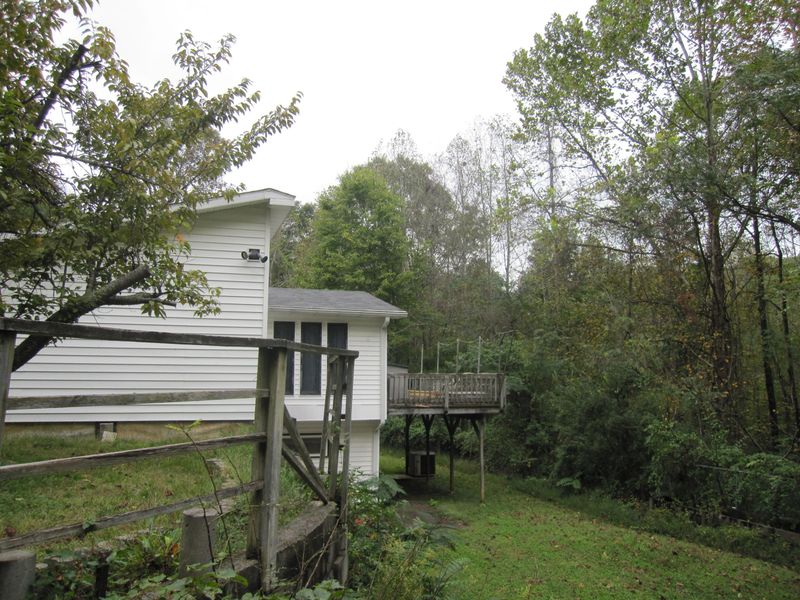 209 Buchannon Ln, Clinton, TN 37716