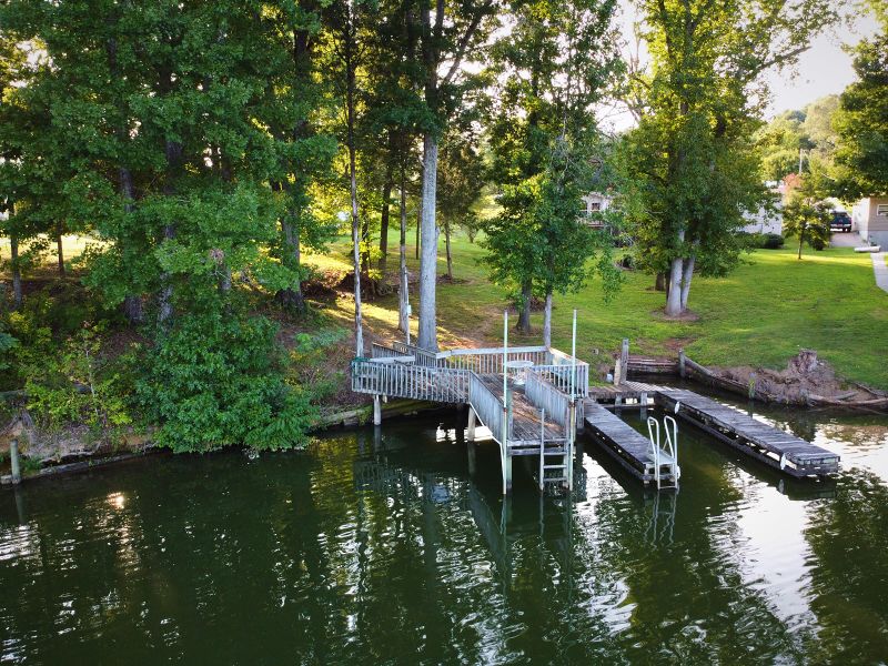 209 Channel Dr, Loudon, TN 37774