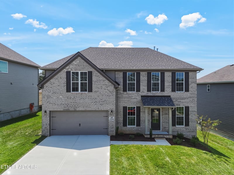 209 Clover Meadow Ln, Maryville, TN 37801