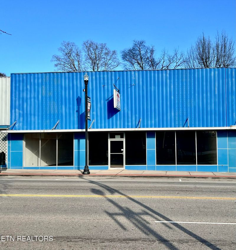 209 E Broadway St, Lenoir City, TN 37771