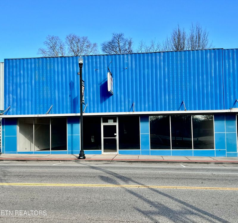 209 E Broadway St, Lenoir City, TN 37771