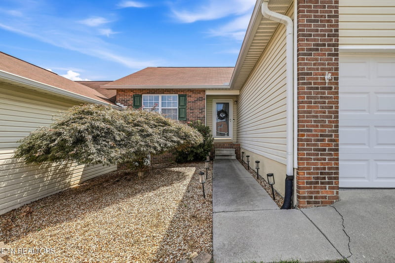 209 Executive Meadows Dr, Lenoir City, TN 37771