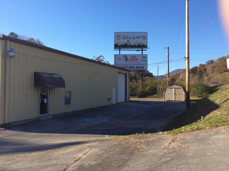 209 Hannah Dr, Oliver Springs, TN 37840