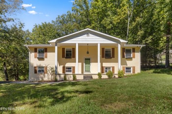 209 Highland Dr, Harriman, TN 37748