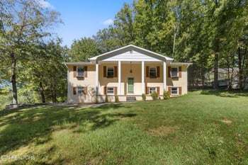 209 Highland Dr, Harriman, TN 37748