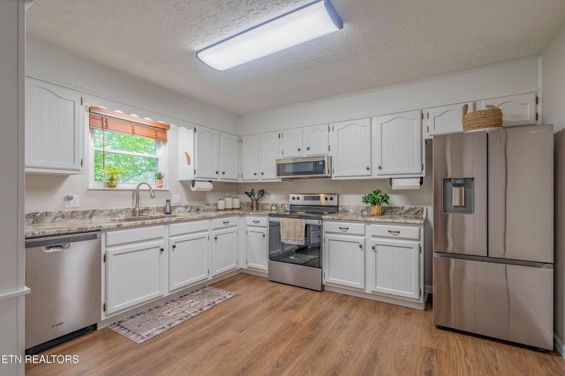209 Lakeview Ln, Oak Ridge, TN 37830