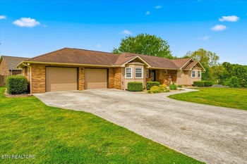 209 Lavista Dr, Maryville, TN 37804