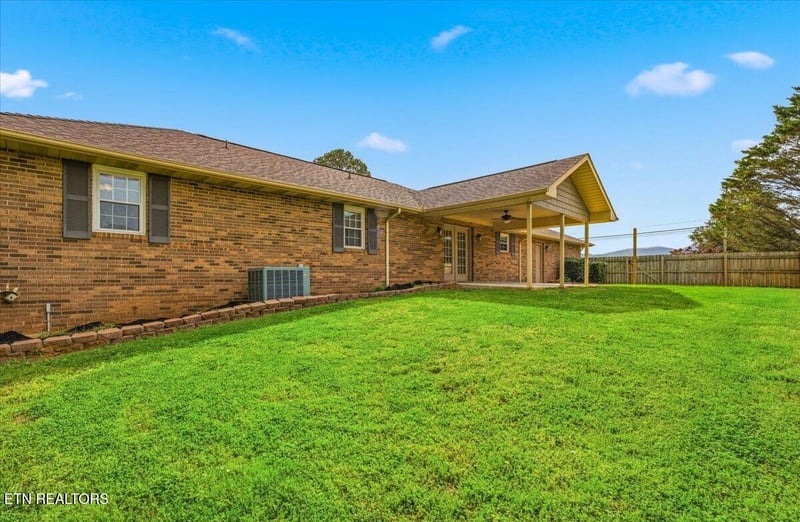 209 Lavista Dr, Maryville, TN 37804