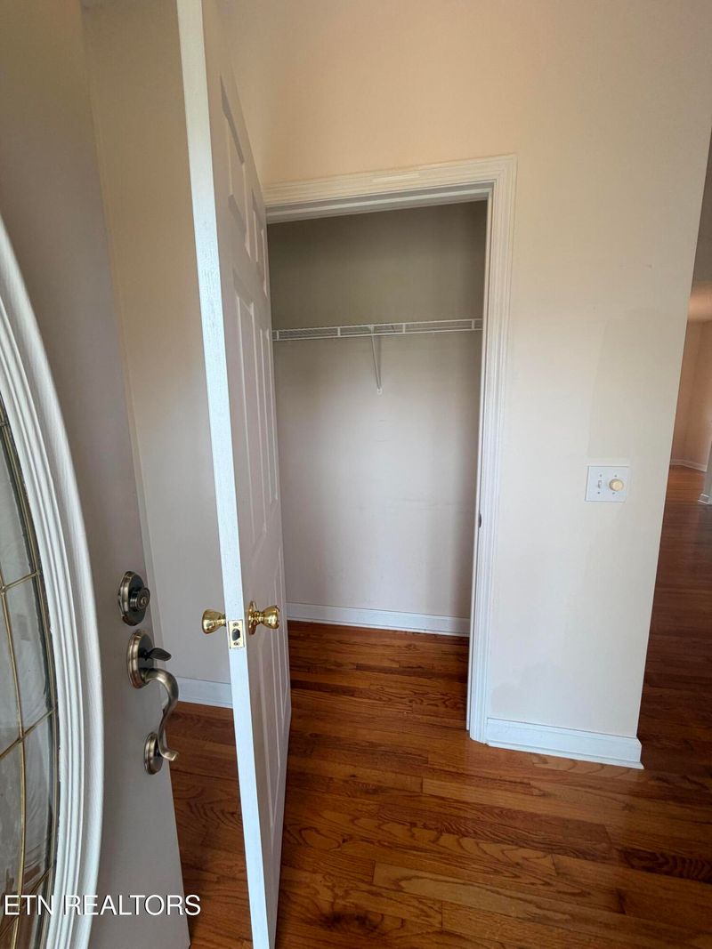 209 Meadow Ln, Madisonville, TN 37354