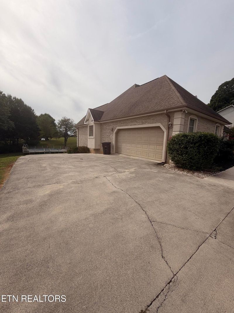 209 Meadow Ln, Madisonville, TN 37354