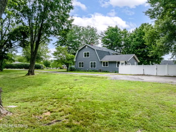 209 Montgomery Ln, Maryville, TN 37803