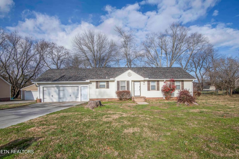 209 N Laurel Cir, Knoxville, TN 37912