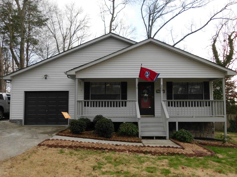 209 Parrot Ln, Clinton, TN 37716