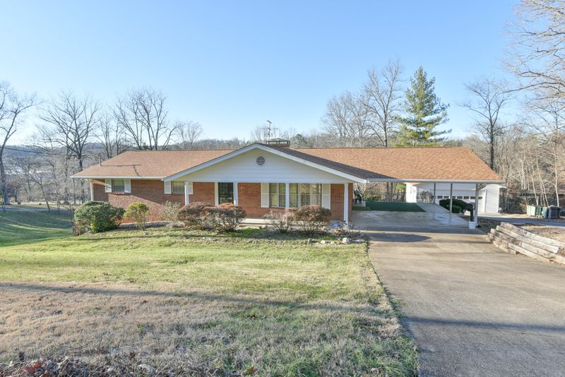 209 S Ridge Rd, Knoxville, TN 37920