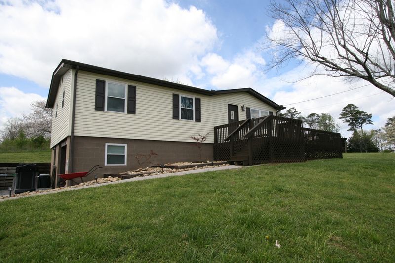 209 S Springview Rd, Maryville, TN 37801