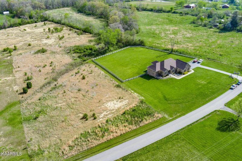209 Sawmill Rd Off Rd, Crossville, TN 38555