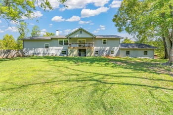 209 Strawberry Ln, Caryville, TN 37714