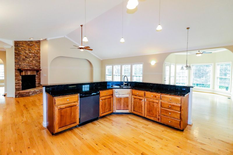 209 Tommotley Dr, Loudon, TN 37774