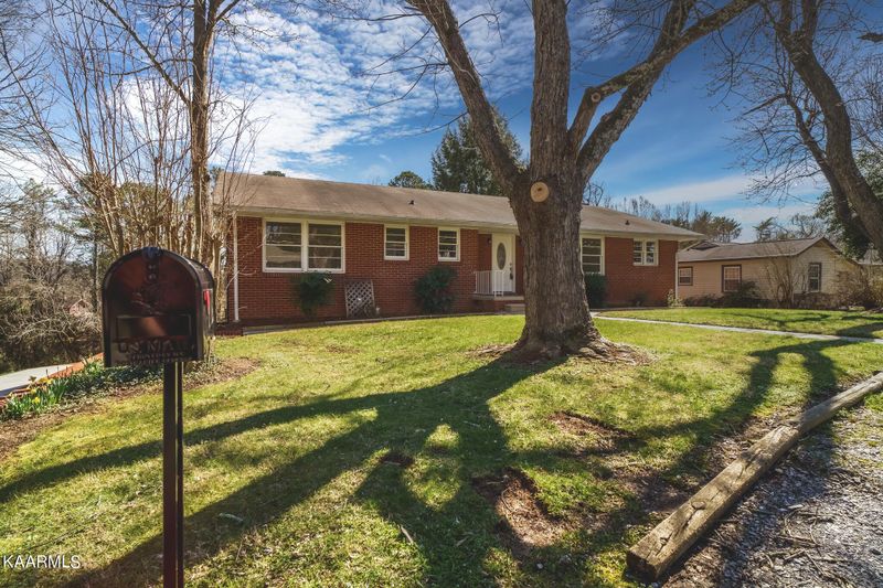 209 Y Rd, Sevierville, TN 37862
