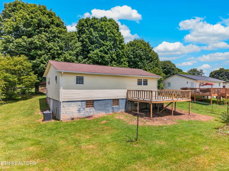 2090 Herron Dr, Morristown, TN 37813