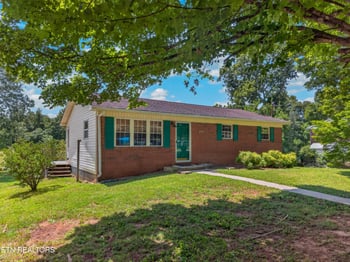 2090 Herron Dr, Morristown, TN 37813