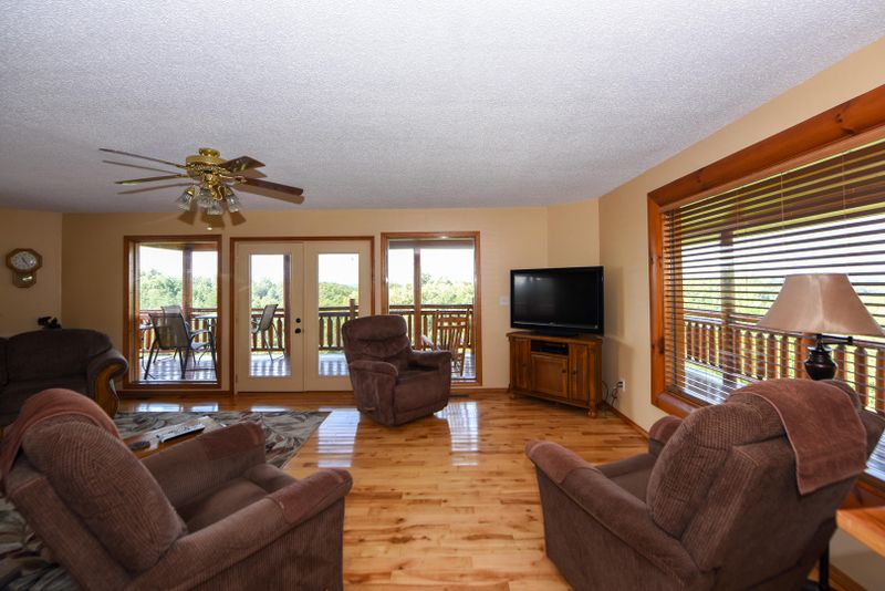 2091 Kerr Rd, Sevierville, TN 37876